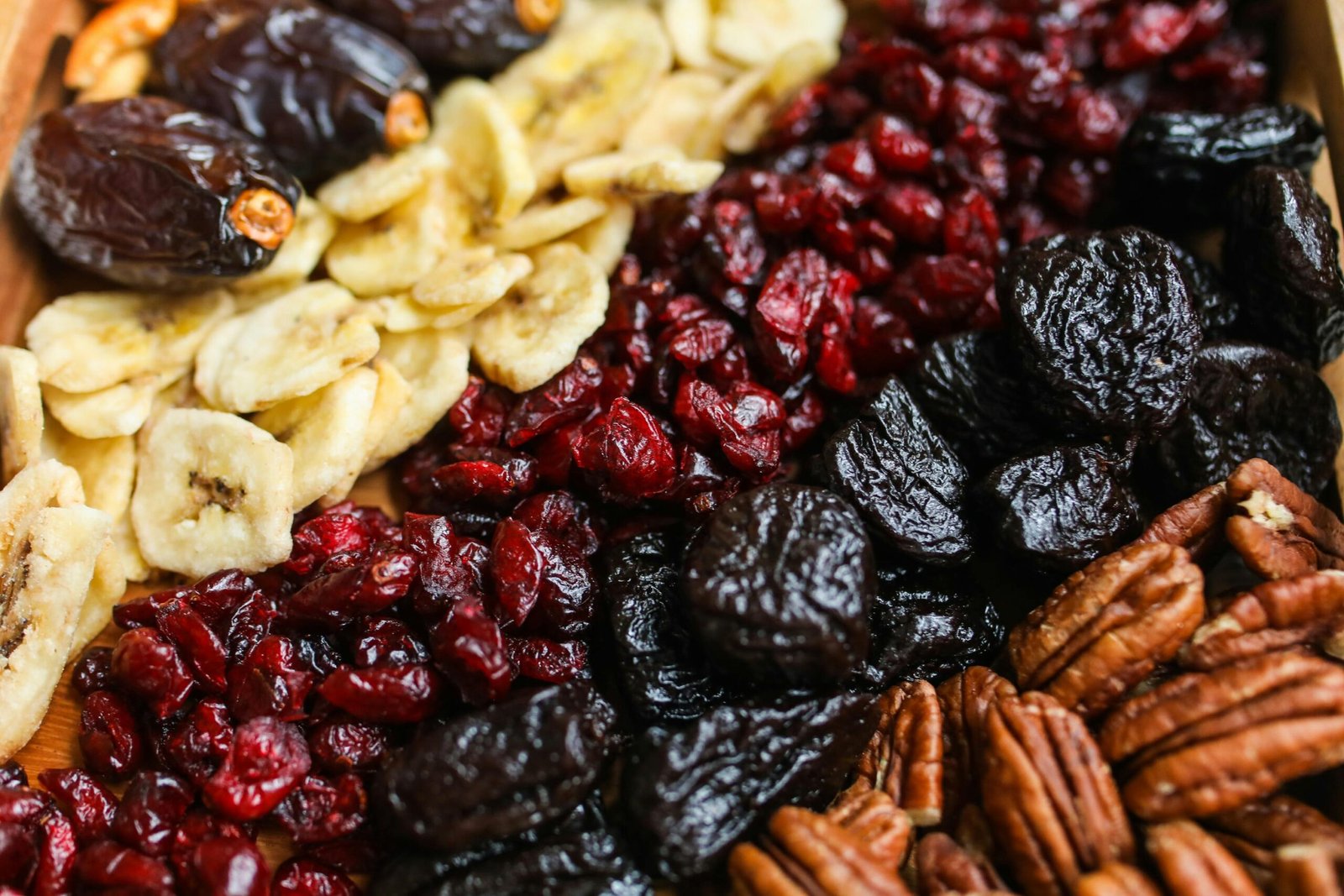 12 of the Healthiest Dried Fruits Image