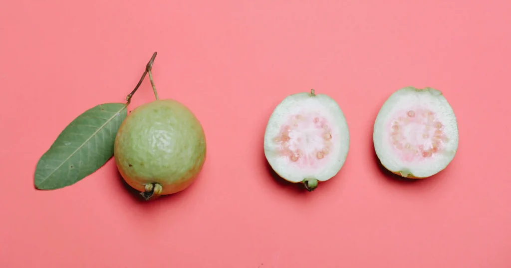 What Are the Health Benefits of Eating Guavas? Image