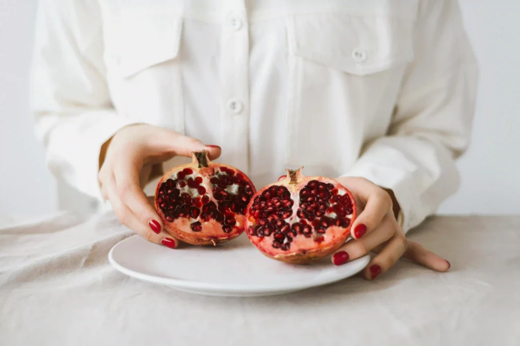 Should People with Kidney Stones Avoid Pomegranate Seeds? Image