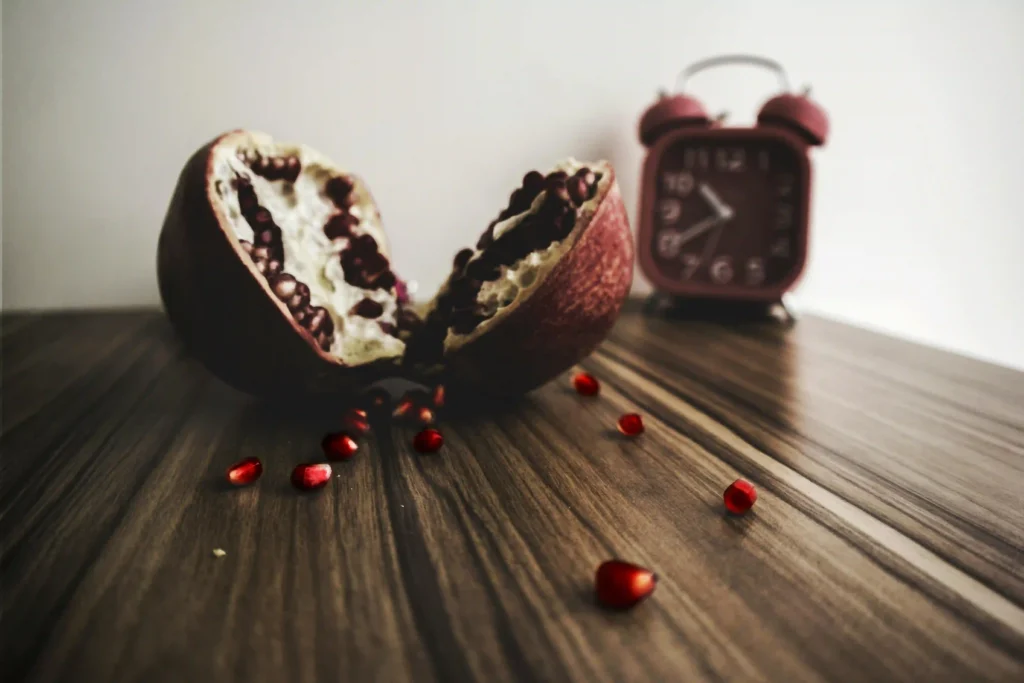 Overeating Pomegranates Lead to Digestive Discomfort Image