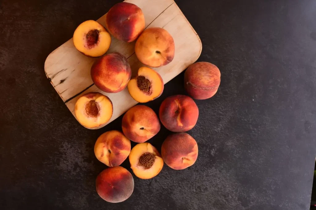 Eating Peaches While Pregnant Image