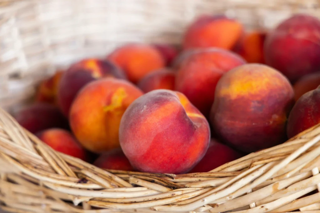 Are Peaches a Good Source of Vitamins for Pregnant Women? Image