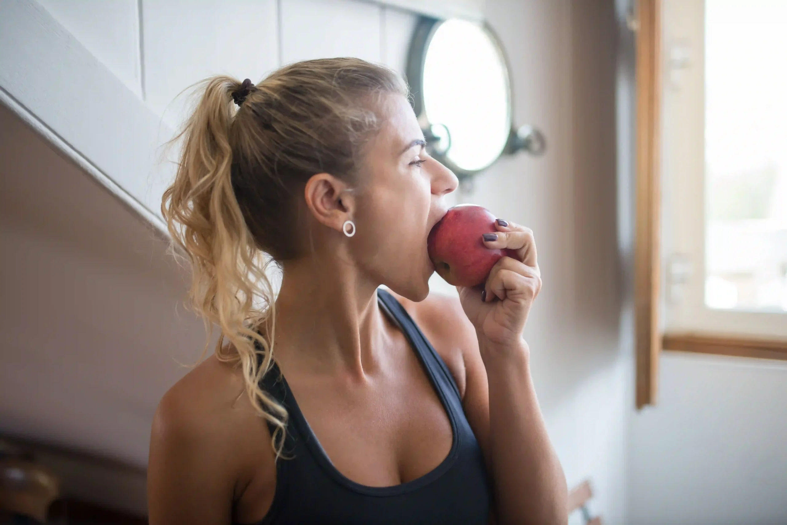I Ate Apples Every Day and Couldn't Figure Out Why My Stomach Was a Mess Image