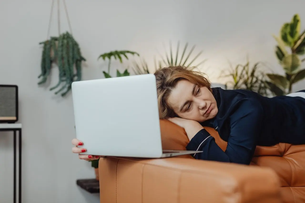 Screen Fatigue Symptoms Image